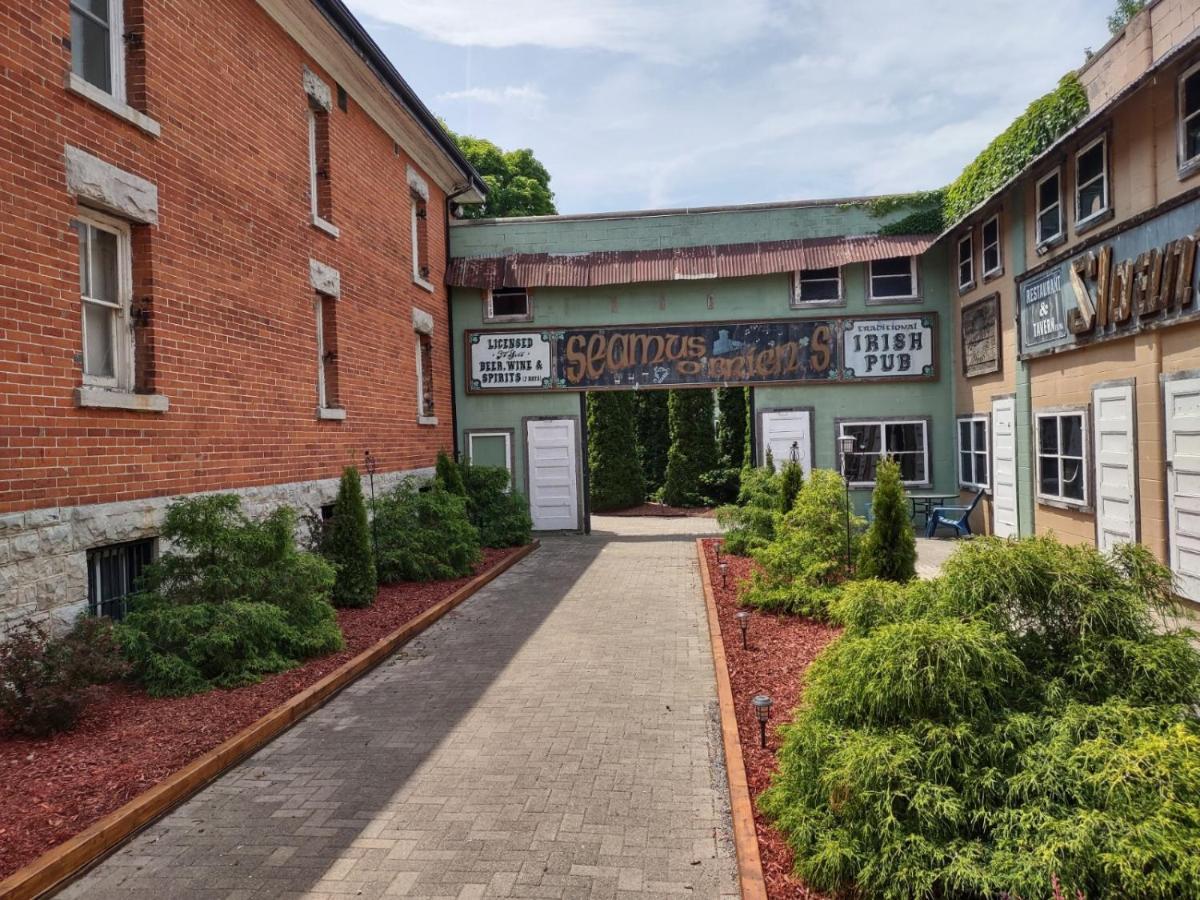 HOTEL KING GEORGE INN | ⋆⋆⋆ | COBOURG, CANADA | SEASON DEALS FROM $105